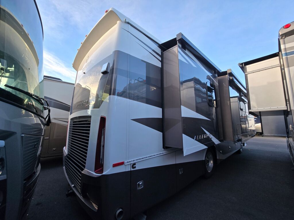 2025 Tiffin Motorhomes Allegro Red 33AA