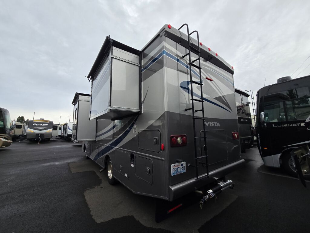 2015 Winnebago Vista 27N