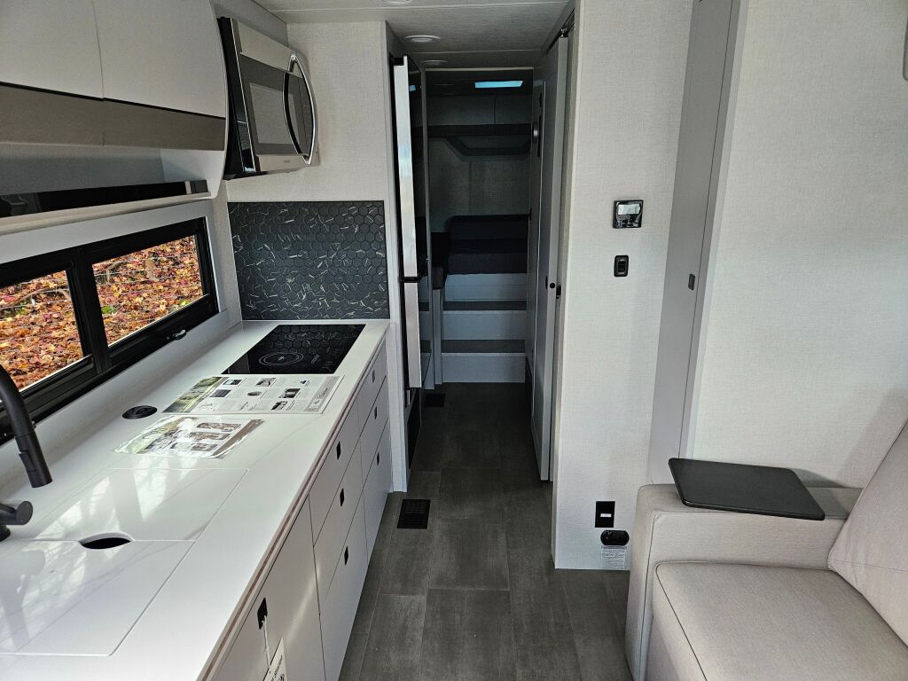 2025 Coachmen Euro 25LE