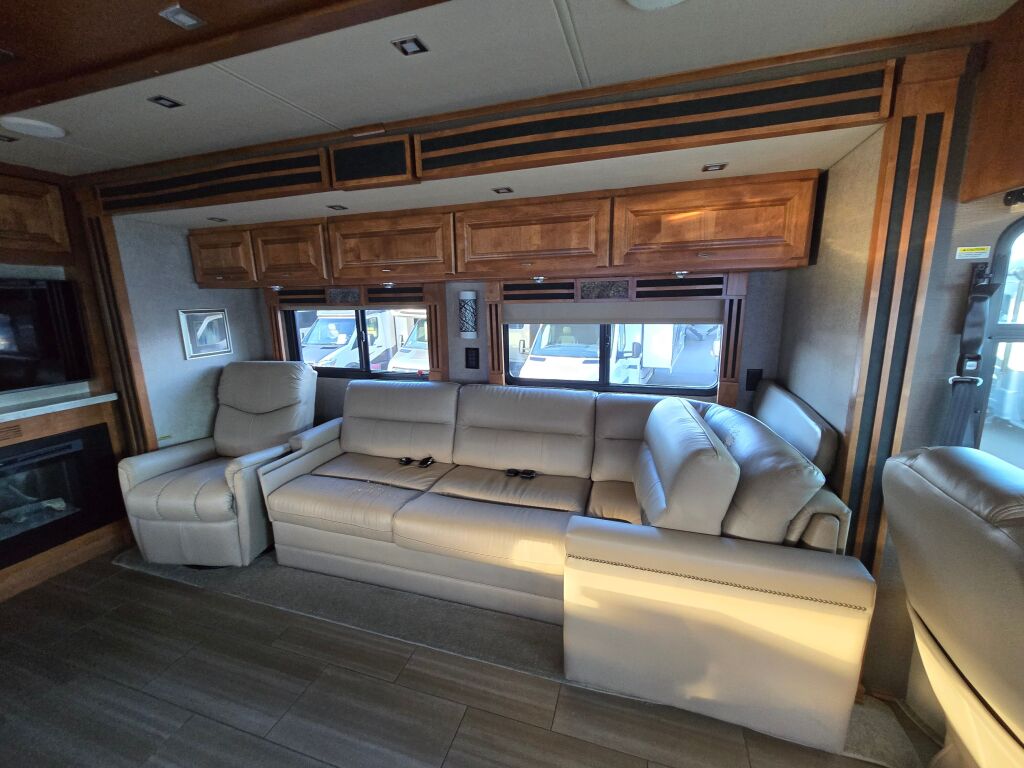 2019 Tiffin Motorhomes Allegro Red 37PA