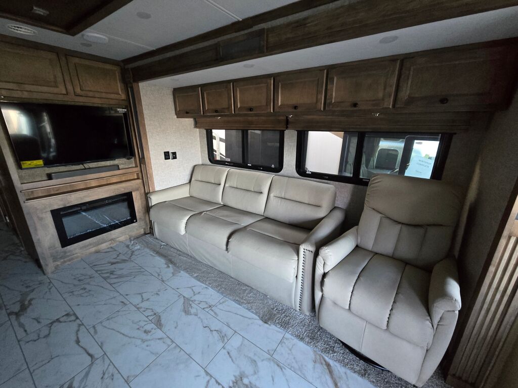 2025 Tiffin Motorhomes Allegro Red 33AA