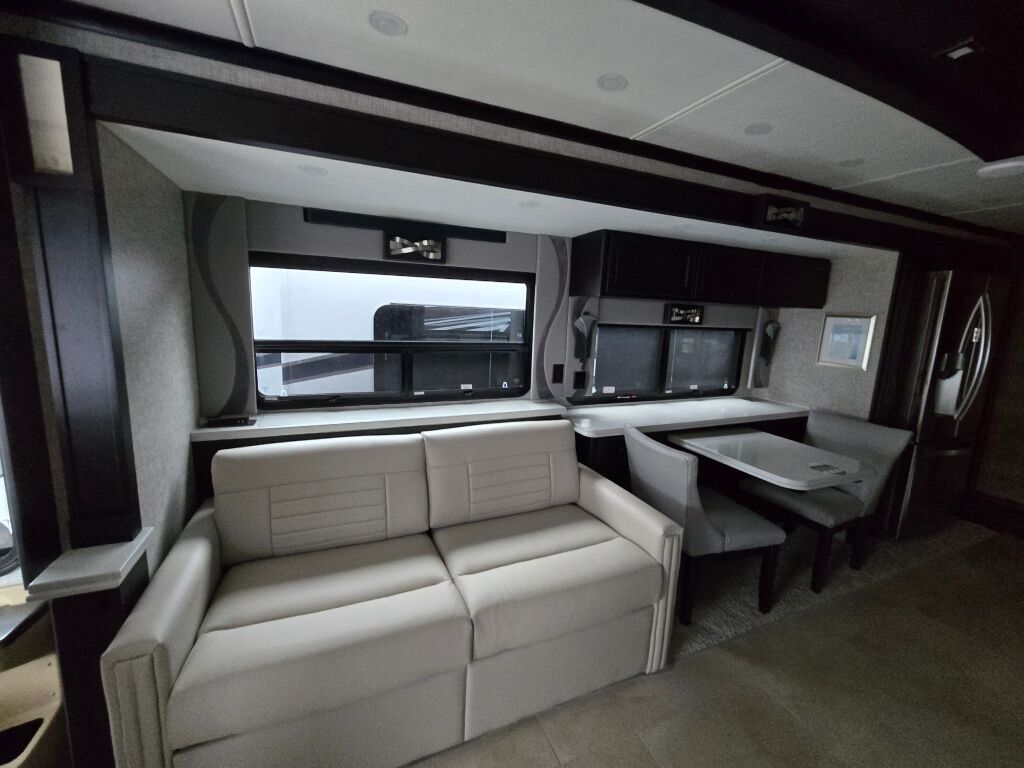 2025 Tiffin Motorhomes Phaeton 40IH