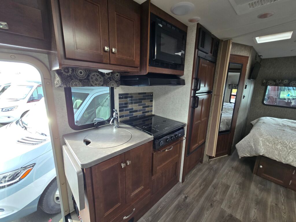 2017 Forest River Sunseeker 2400W MBS