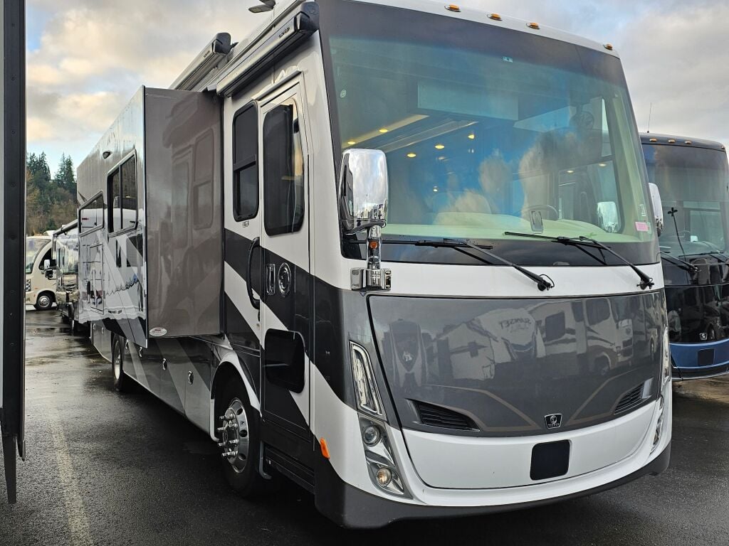 2022 Tiffin Motorhomes Allegro Breeze 33BR