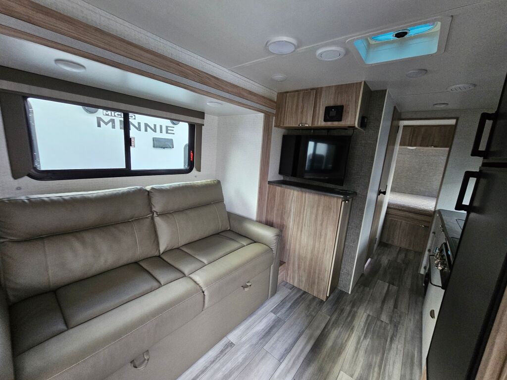 2022 Winnebago Micro Minnie 2225RL