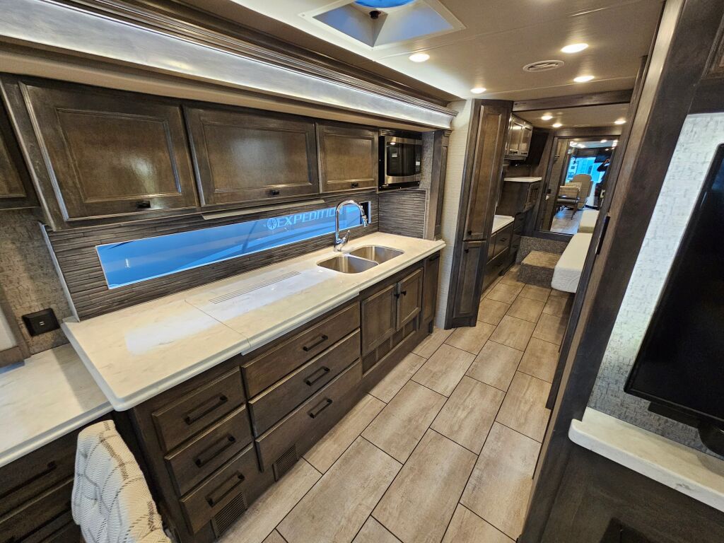 2022 Tiffin Motorhomes Allegro Breeze 33BR