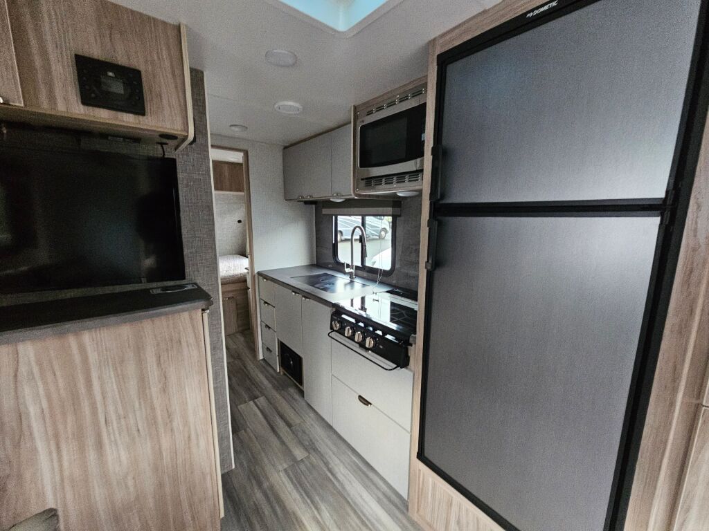 2022 Winnebago Micro Minnie 2225RL