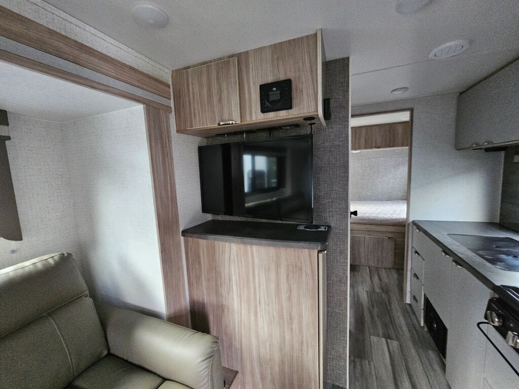 2022 Winnebago Micro Minnie 2225RL