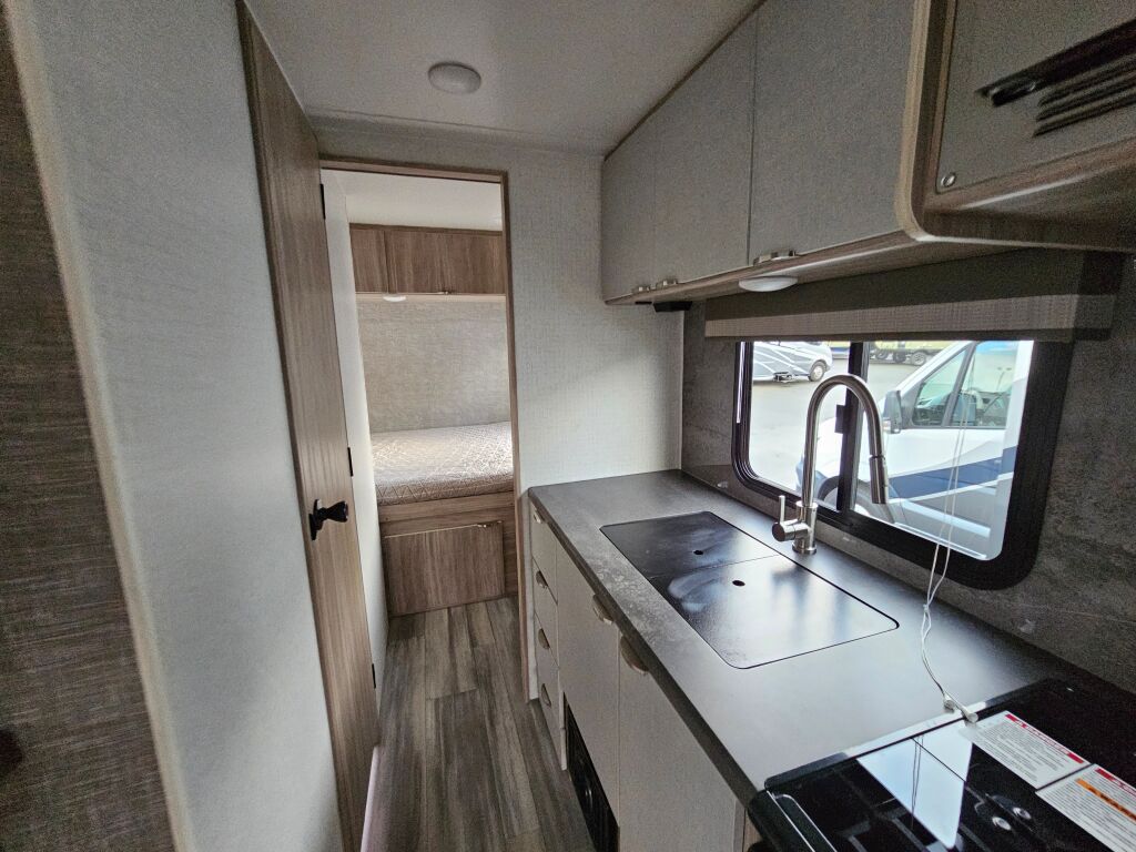 2022 Winnebago Micro Minnie 2225RL