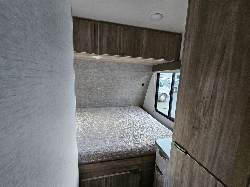 2022 Winnebago Micro Minnie 2225RL