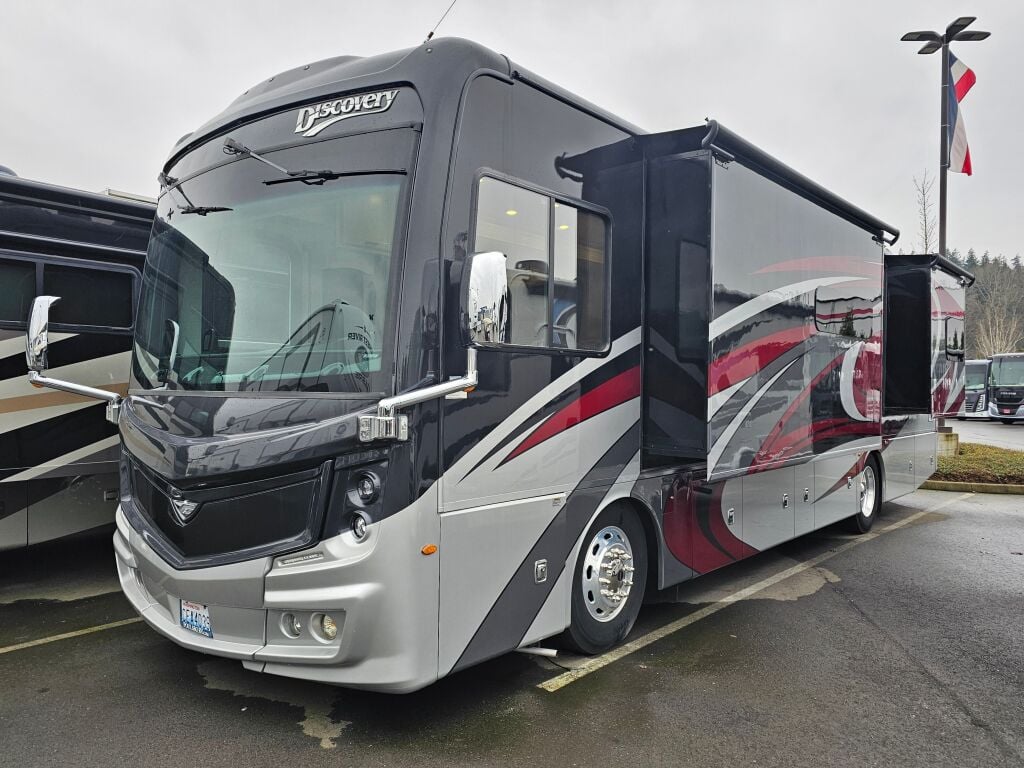 2022 Fleetwood Discovery 36Q