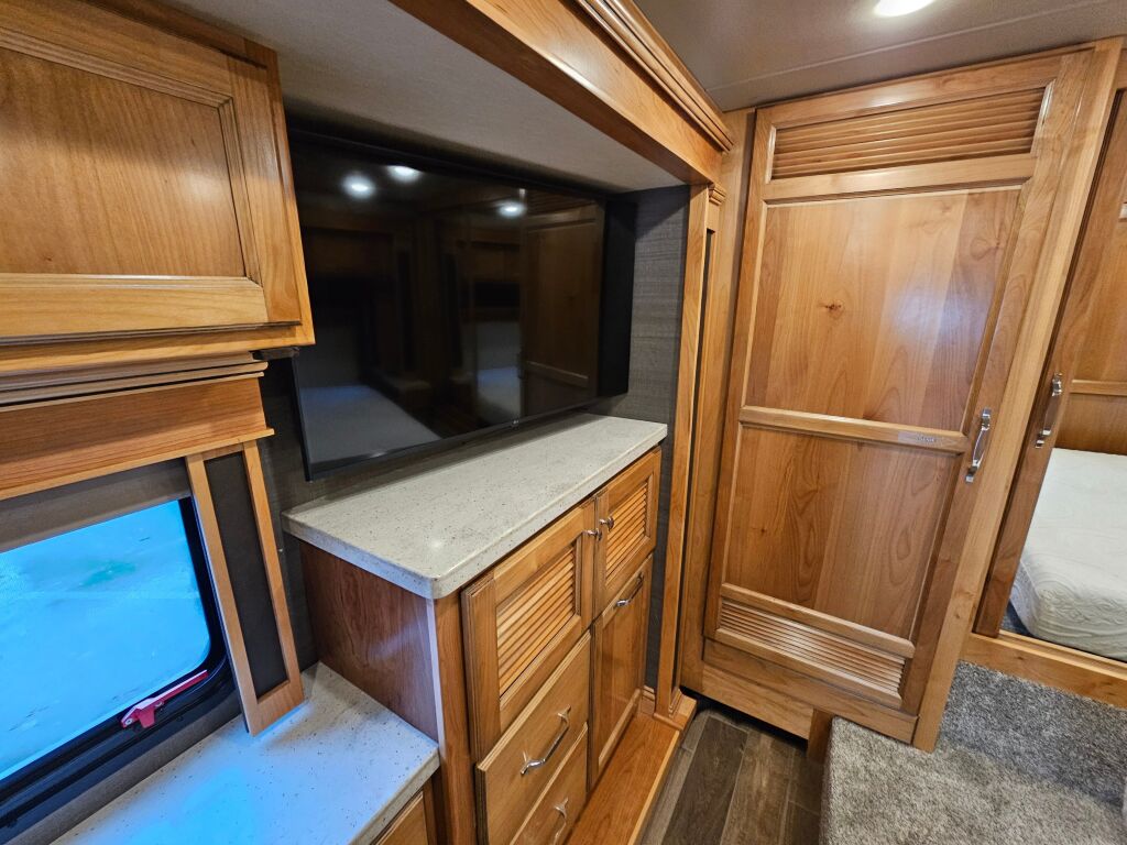 2022 Tiffin Motorhomes Allegro Red 360 33AA