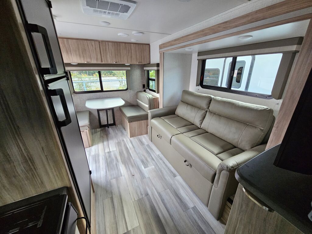 2022 Winnebago Micro Minnie 2225RL