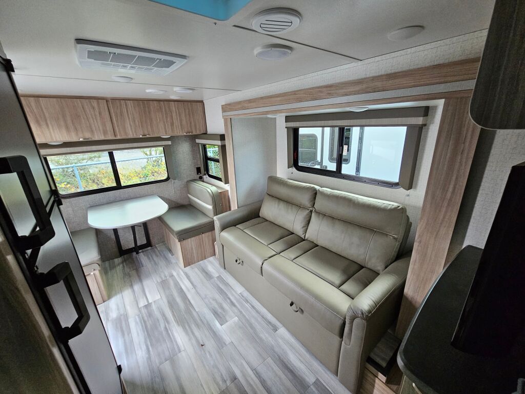 2022 Winnebago Micro Minnie 2225RL