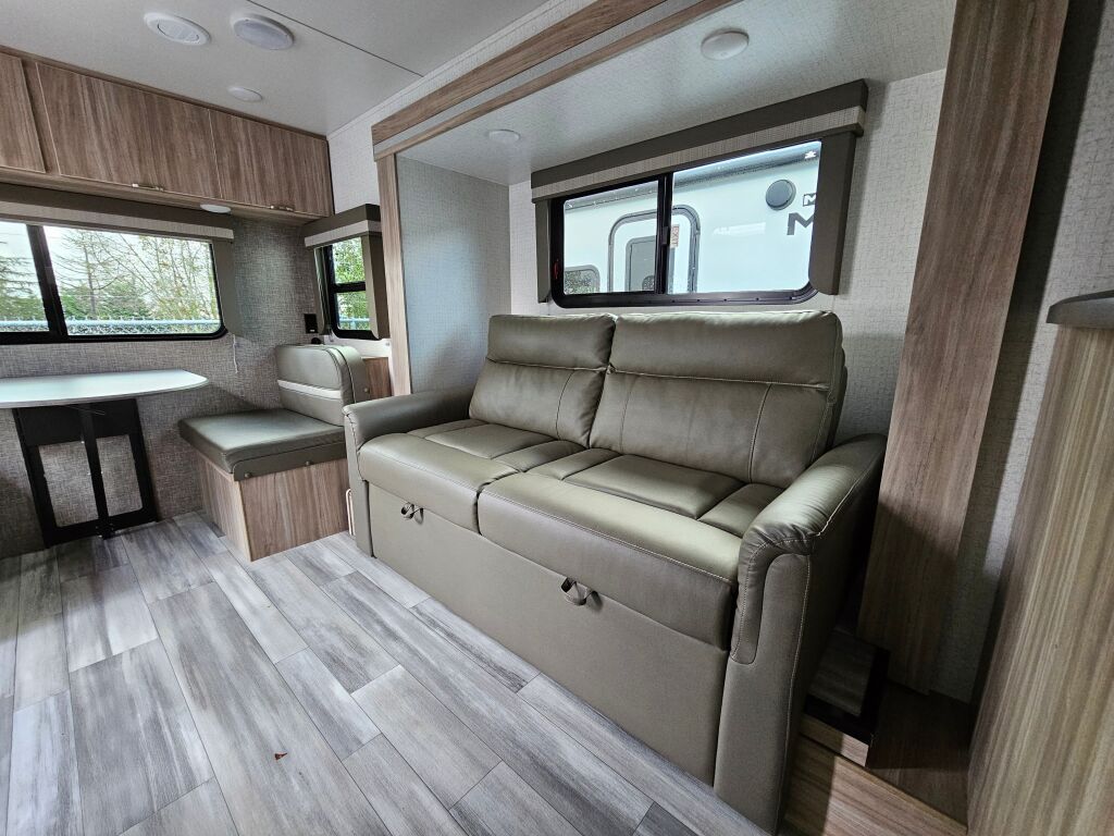 2022 Winnebago Micro Minnie 2225RL