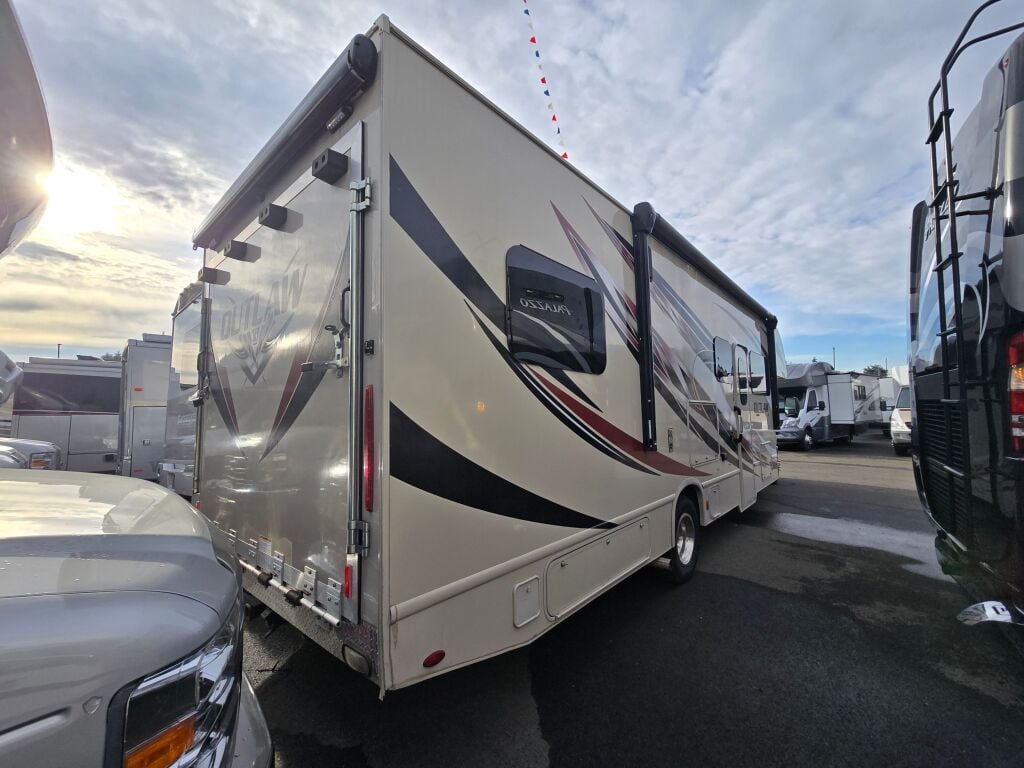 2019 Thor Motor Coach Outlaw 29J