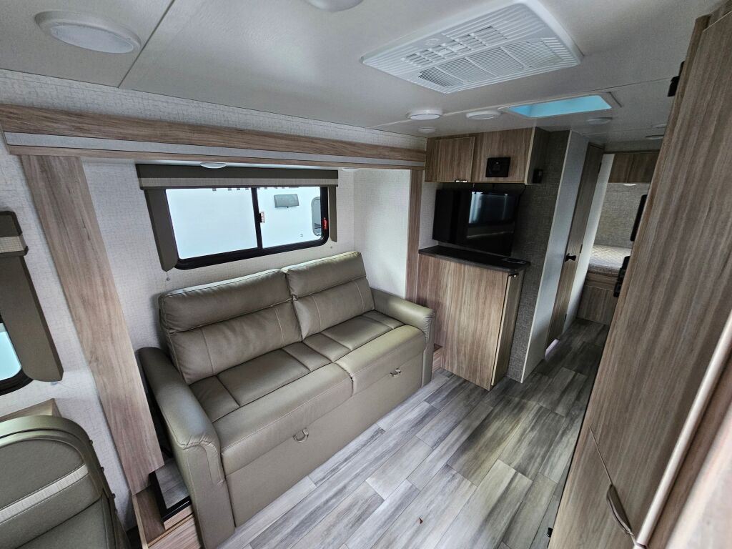 2022 Winnebago Micro Minnie 2225RL