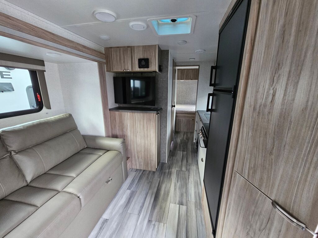 2022 Winnebago Micro Minnie 2225RL