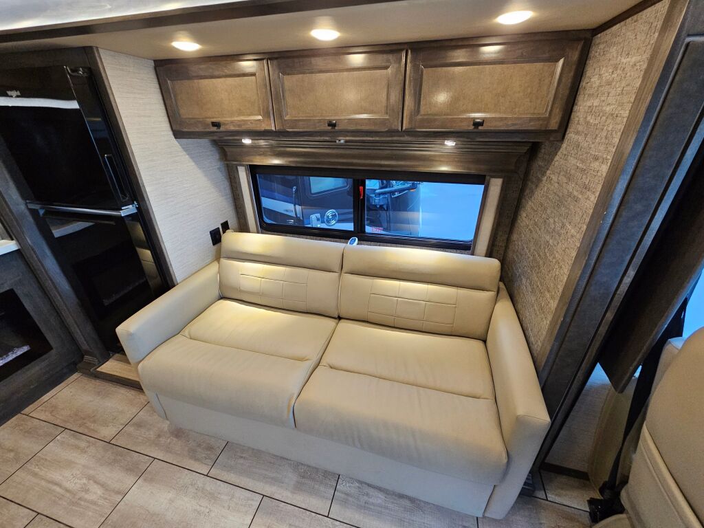 2022 Tiffin Motorhomes Allegro Breeze 33BR